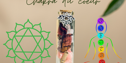 Fiole Chakra cœur Anahata en verre avec pierres et plantes, symbole d'amour et paix intérieure