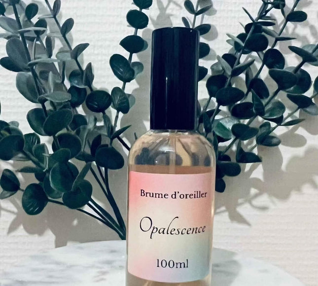 Flacon de brume d'oreiller Opalescence avec notes florales et apaisantes