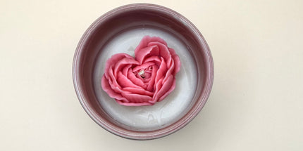 Bougie Flamme de Cœur au Musc blanc & Rose – Fleur de pommier