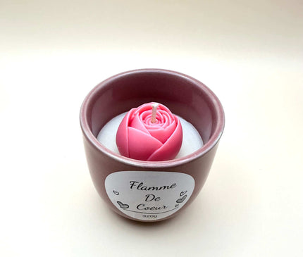 Bougie parfumée Flamme de Cœur au musc blanc, rose et fleur de pommier en céramique réutilisable