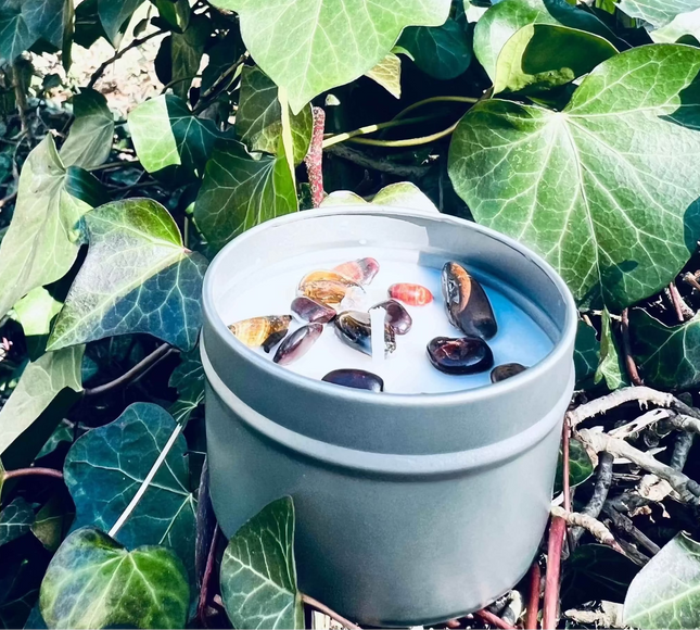Bougie artisanale protection avec pierres œil du tigre et œil du faucon