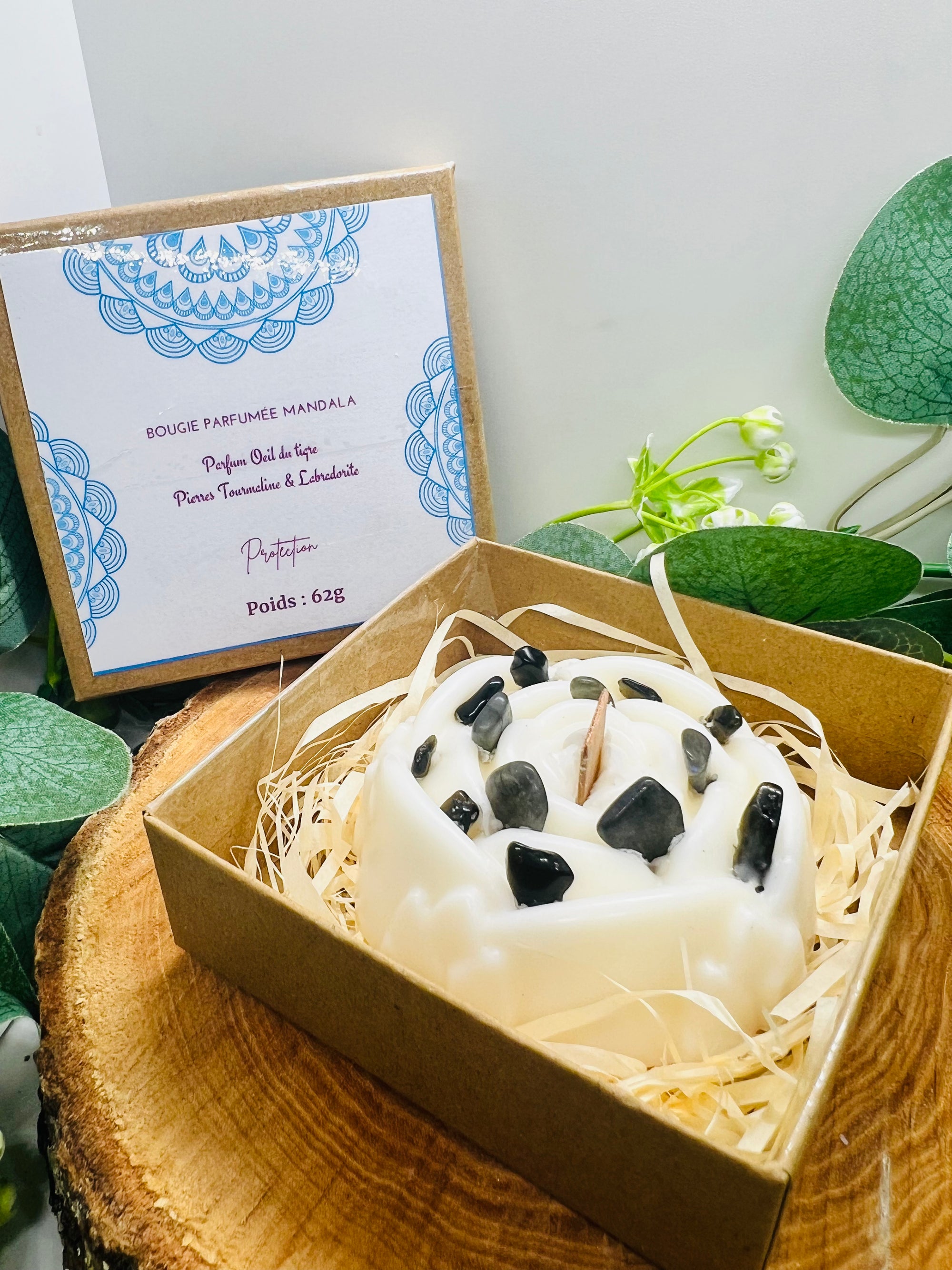 Bougie parfumée Mandala Tourmaline Noire & Labradorite - Parfum Oeil du tigre - Onéotéa - Éveil des Sens