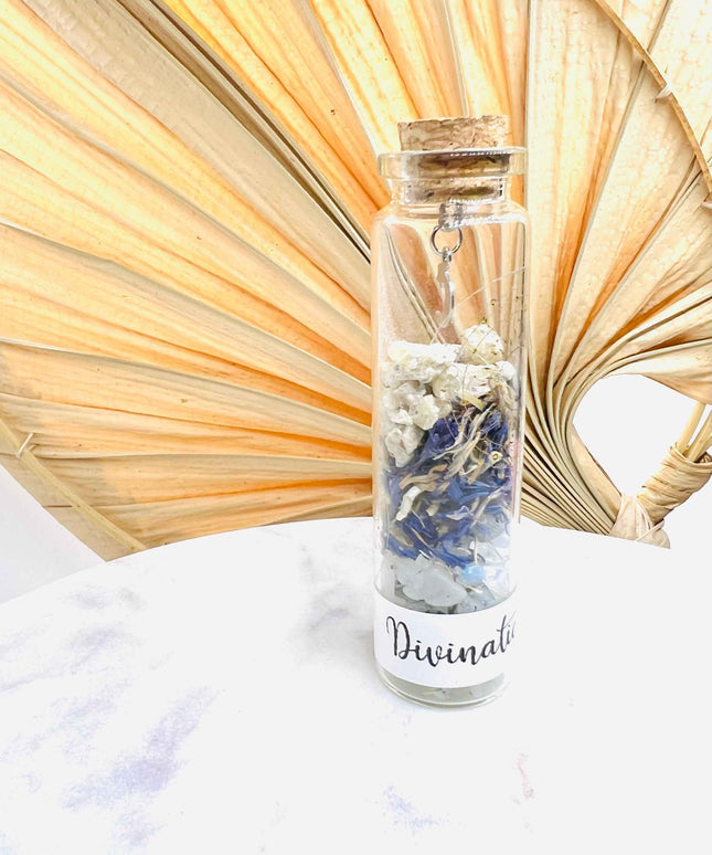 Fiole de Divination – Pierre de Lune, Bleuet, Benjoin & Mantra