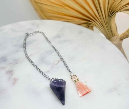 Bougie divination avec pendule intégré et pierres améthyste