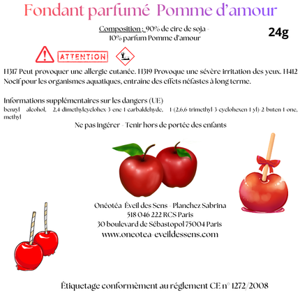 Fondant Pomme d’amour, cire parfumée aux pommes rouges illustrée avec une pomme d’amour sur bâtonnet et ruban rouge.